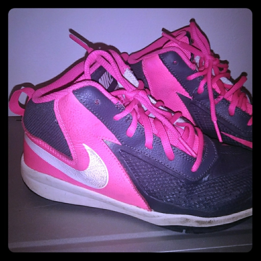 Nike GIRLS NE2 Team Sneakers
